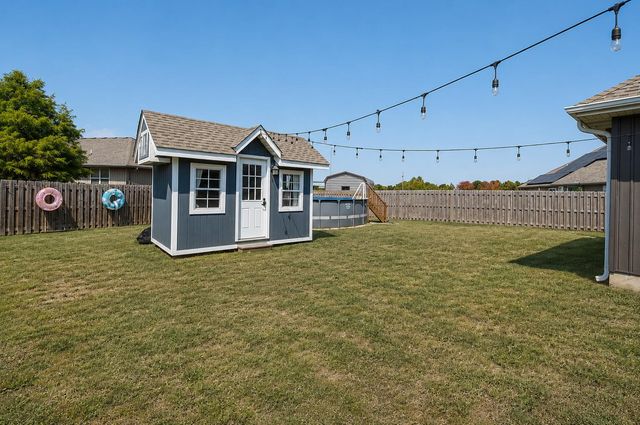 209 Sparrow Lane, Willard, MO 65781