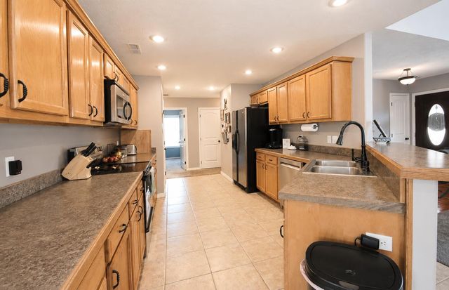 209 Sparrow Lane, Willard, MO 65781