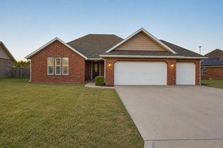 209 Sparrow Lane, Willard, MO 65781
