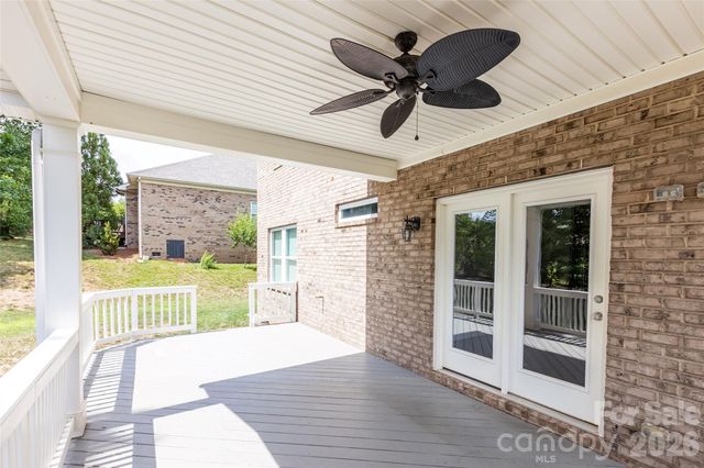 404 E Waterlynn Road, Mooresville, NC 28115