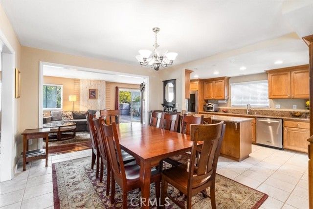 2909 S Rita Way, Santa Ana, CA 92704