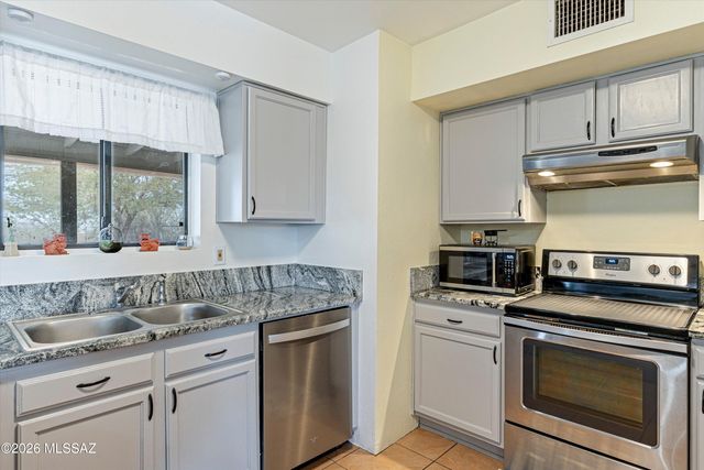 7404 E Glacier Park Court, Sahuarita, AZ 85629