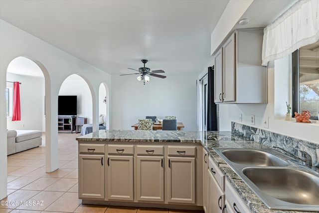 7404 E Glacier Park Court, Sahuarita, AZ 85629