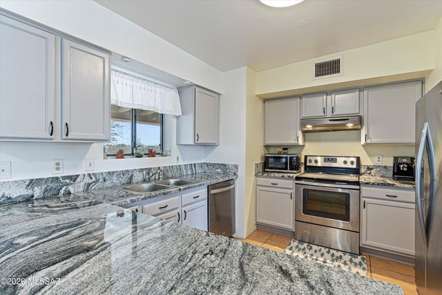 7404 E Glacier Park Court, Sahuarita, AZ 85629