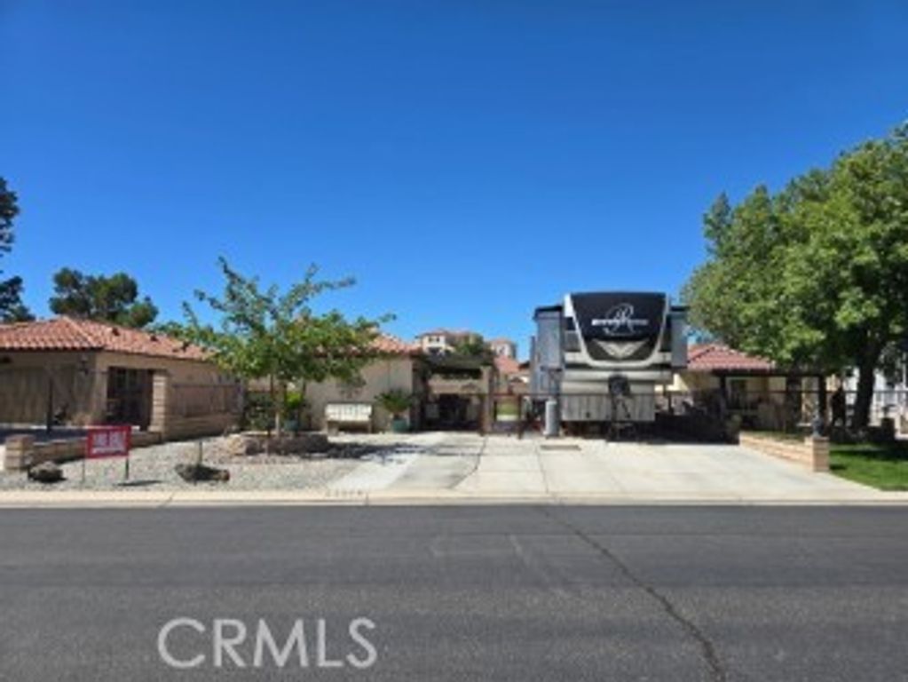 11570 Wedgewood, Apple Valley, CA 92308