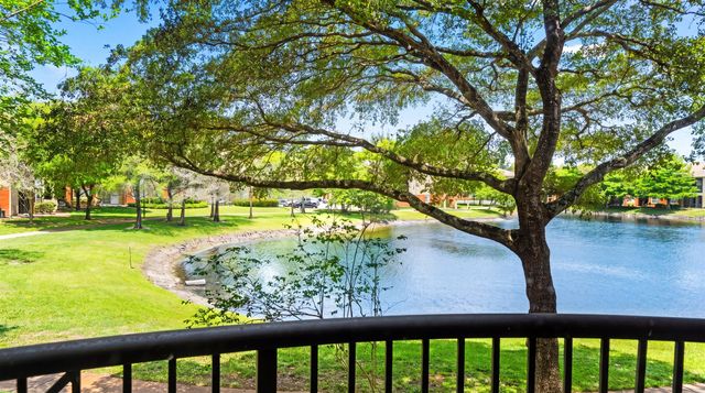 4159 N Haverhill Road 1307, West Palm Beach, FL 33417