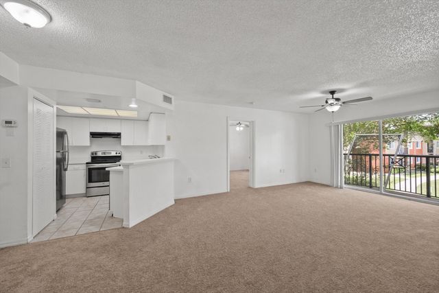 4159 N Haverhill Road 1307, West Palm Beach, FL 33417