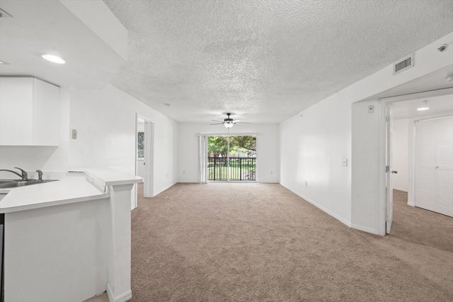 4159 N Haverhill Road 1307, West Palm Beach, FL 33417