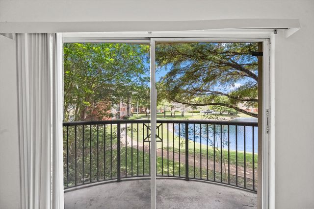 4159 N Haverhill Road 1307, West Palm Beach, FL 33417