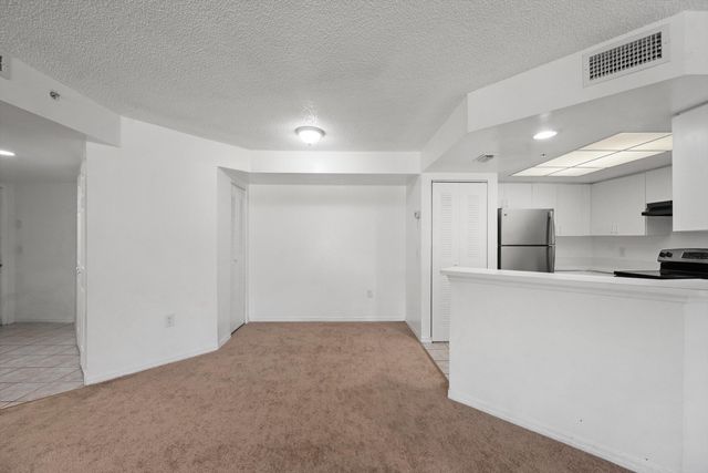4159 N Haverhill Road 1307, West Palm Beach, FL 33417