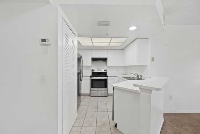 4159 N Haverhill Road 1307, West Palm Beach, FL 33417