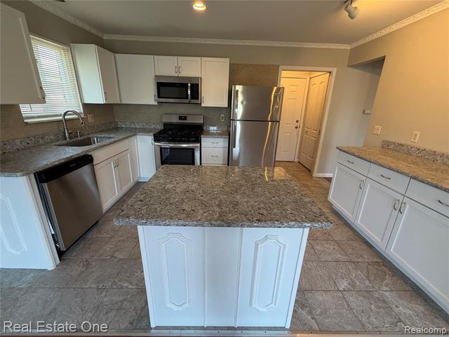 28813 Armanda Drive, Warren, MI 48088