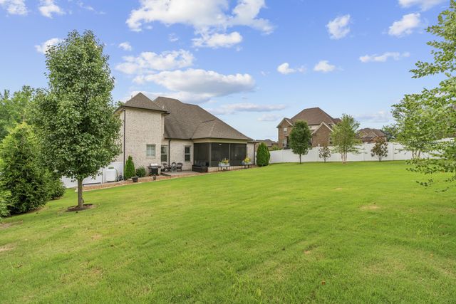 201 Ivie Ln, Lebanon, TN 37087