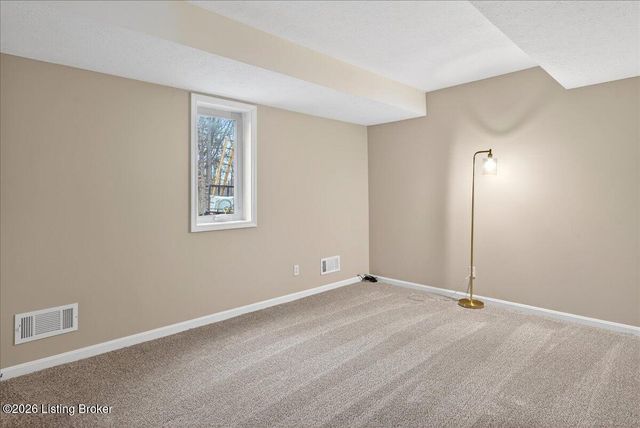 3502 Maple Leaf Dr, La Grange, KY 40031