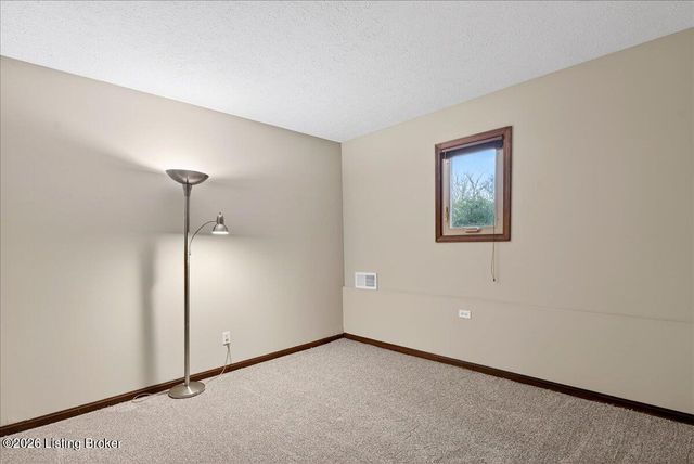 3502 Maple Leaf Dr, La Grange, KY 40031