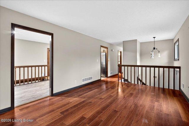 3502 Maple Leaf Dr, La Grange, KY 40031