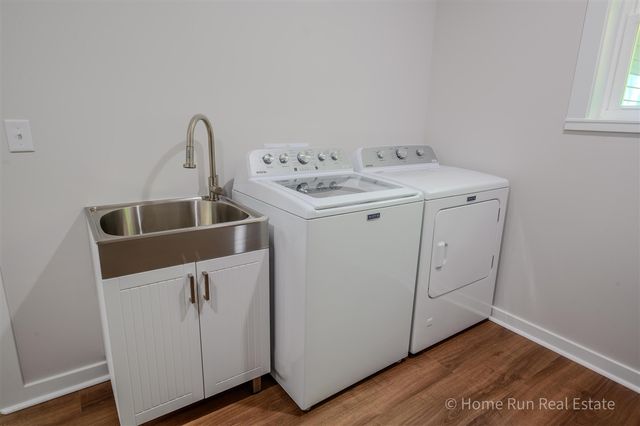 8828 Division Avenue, Byron Center, MI 49315