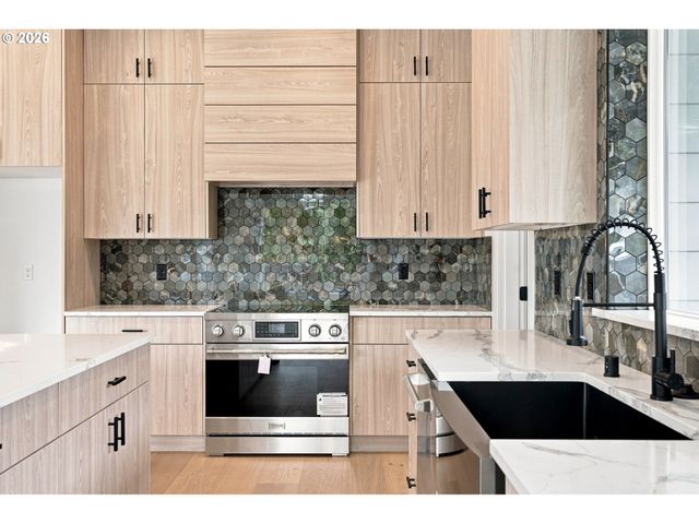 12305 Ne 66TH Ct, Vancouver, WA 98686