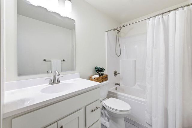 82 Prince William Court, La Porte, IN 46350