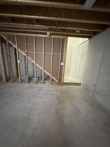 82 Prince William Court, La Porte, IN 46350