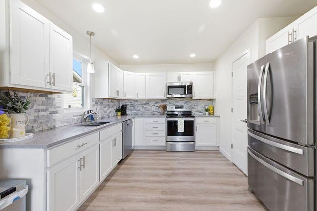 82 Prince William Court, La Porte, IN 46350