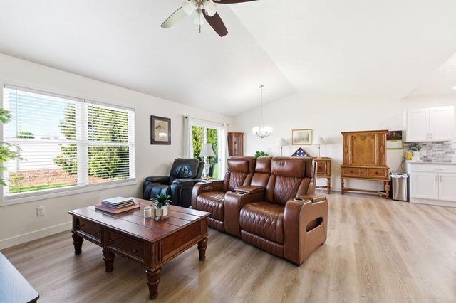 82 Prince William Court, La Porte, IN 46350