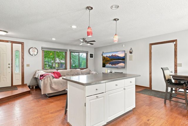 6600 Stratford Road, Woodbury, MN 55125