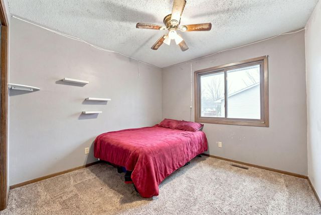 6600 Stratford Road, Woodbury, MN 55125