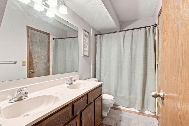 6600 Stratford Road, Woodbury, MN 55125