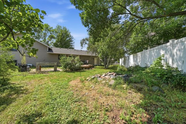 6600 Stratford Road, Woodbury, MN 55125