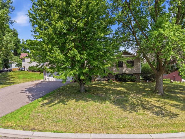 6600 Stratford Road, Woodbury, MN 55125