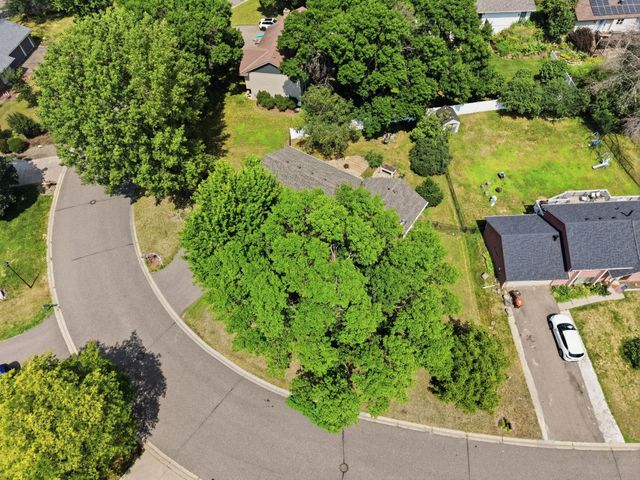 6600 Stratford Road, Woodbury, MN 55125
