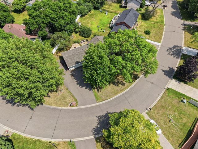 6600 Stratford Road, Woodbury, MN 55125