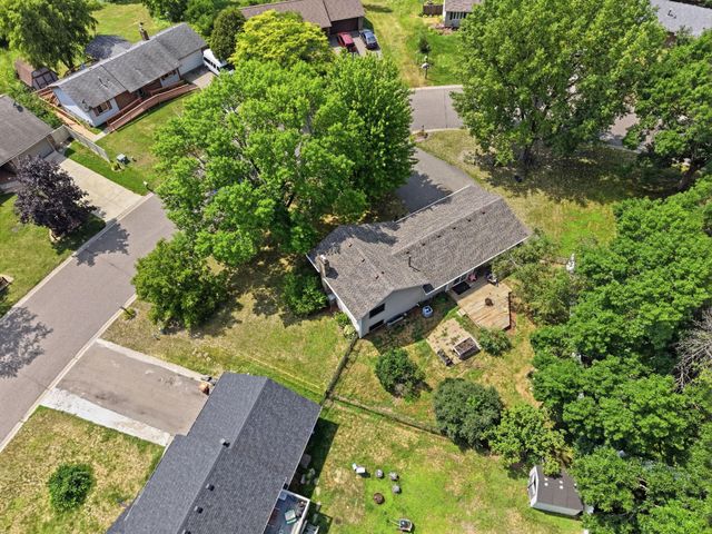 6600 Stratford Road, Woodbury, MN 55125