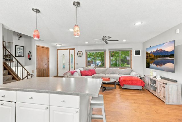 6600 Stratford Road, Woodbury, MN 55125