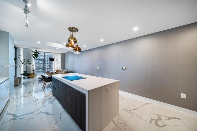 851 NE 1st Ave 2911, Miami, FL 33132