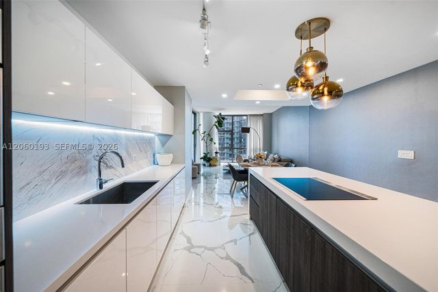 851 NE 1st Ave 2911, Miami, FL 33132