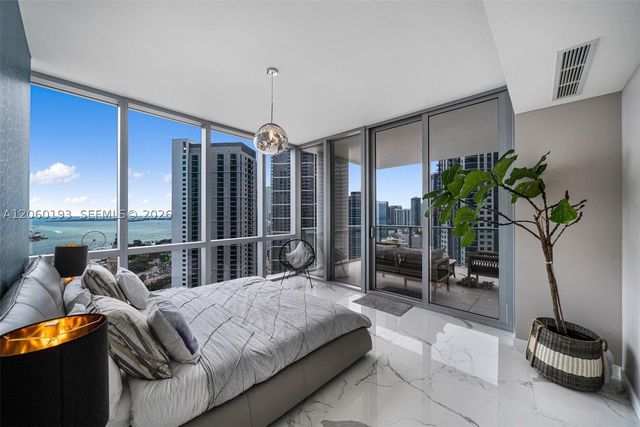 851 NE 1st Ave 2911, Miami, FL 33132