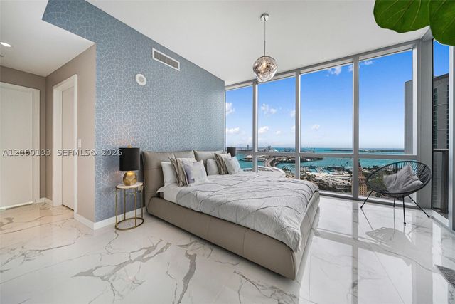 851 NE 1st Ave 2911, Miami, FL 33132