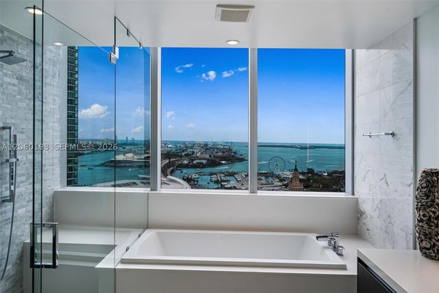 851 NE 1st Ave 2911, Miami, FL 33132