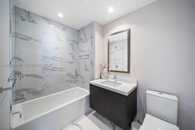 851 NE 1st Ave 2911, Miami, FL 33132