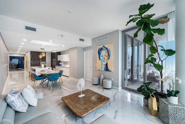 851 NE 1st Ave 2911, Miami, FL 33132