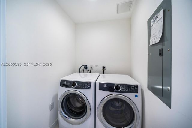 851 NE 1st Ave 2911, Miami, FL 33132