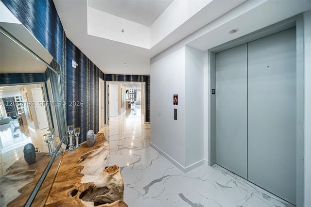 851 NE 1st Ave 2911, Miami, FL 33132