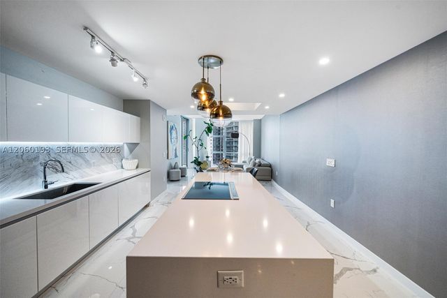 851 NE 1st Ave 2911, Miami, FL 33132