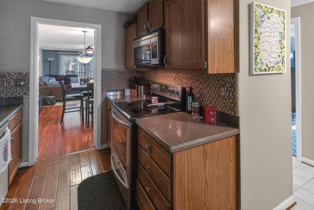 705 Donard Park Ave, Louisville, KY 40218