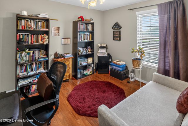 705 Donard Park Ave, Louisville, KY 40218