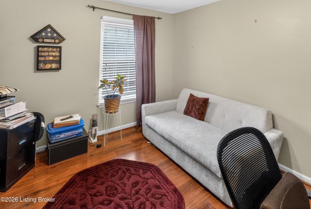 705 Donard Park Ave, Louisville, KY 40218
