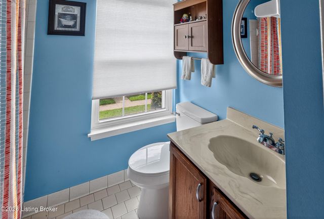705 Donard Park Ave, Louisville, KY 40218