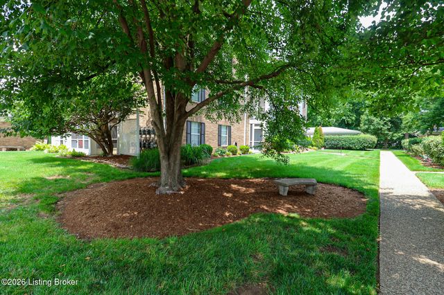 705 Donard Park Ave, Louisville, KY 40218
